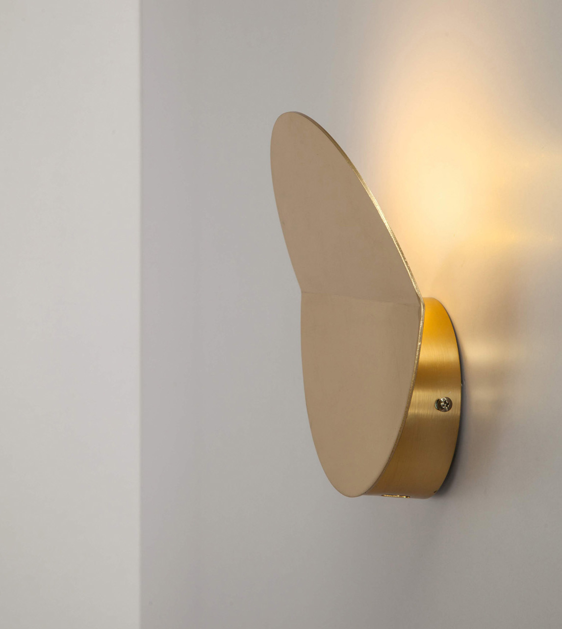houseof Diffused Wall Light, Metal, Brass houseof Swoon
