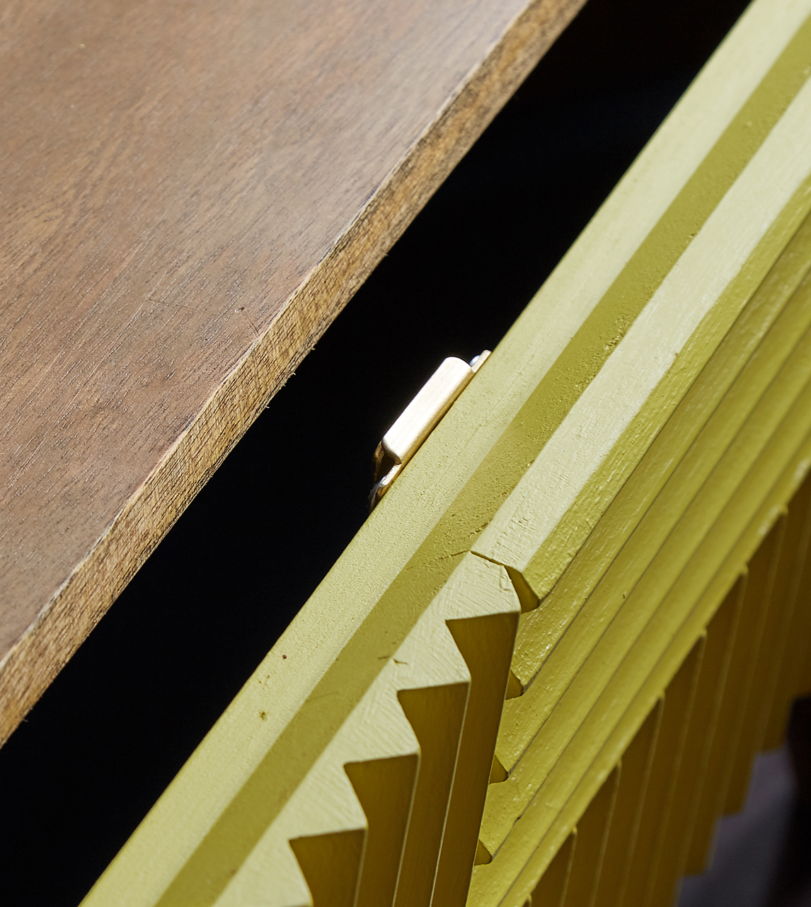 One Offs 7 Contemporary Corner TV Stand in Grey Wash Mango Wood