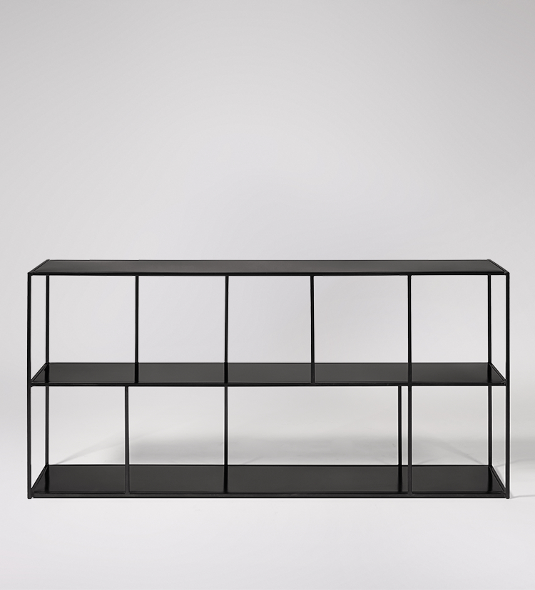 Low wide outlet shelving unit