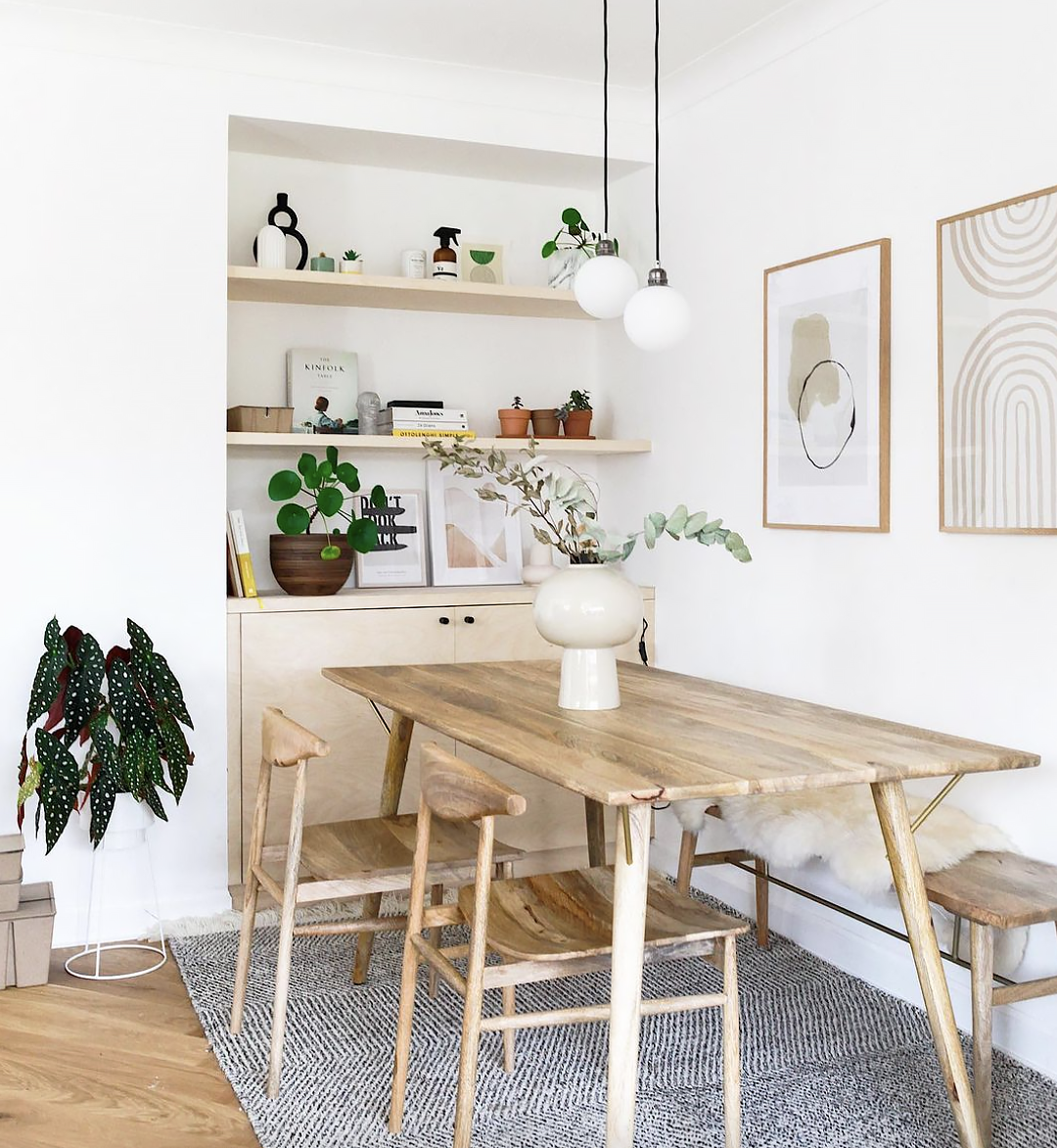 bassett dining room table and chairs